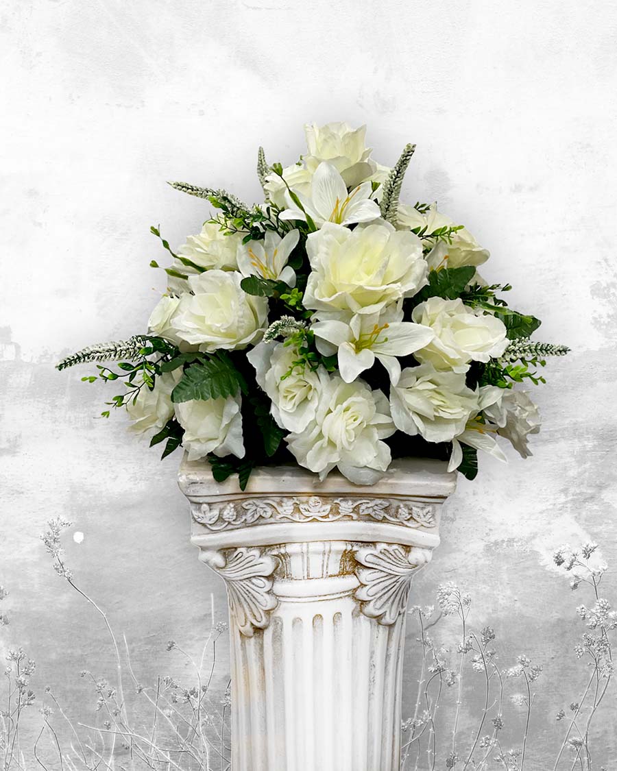 white on white bridal bouquet